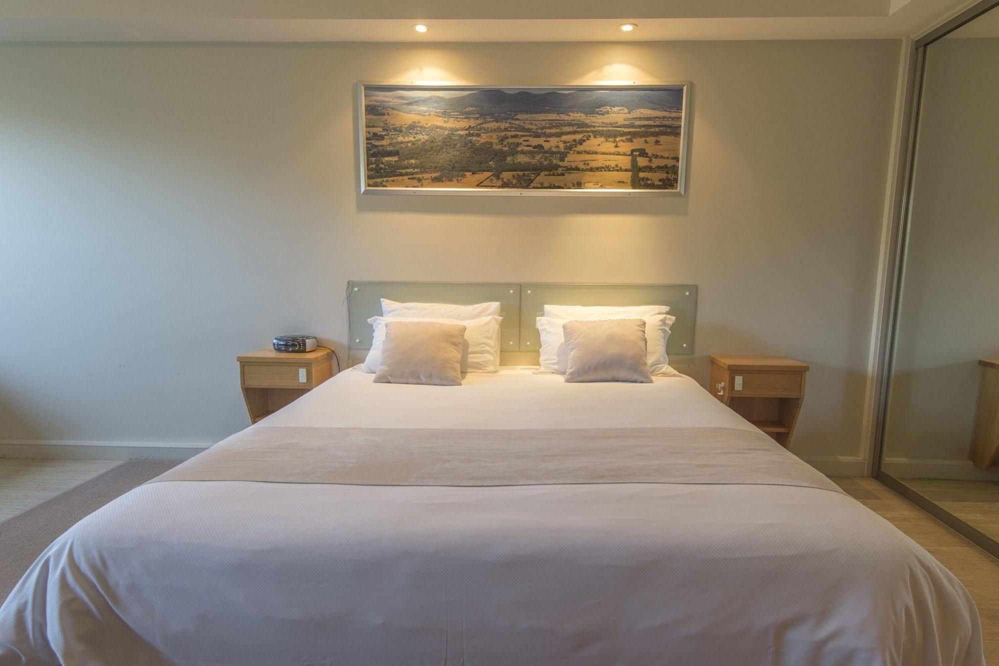Macedon Ranges Hotel & Spa Экстерьер фото