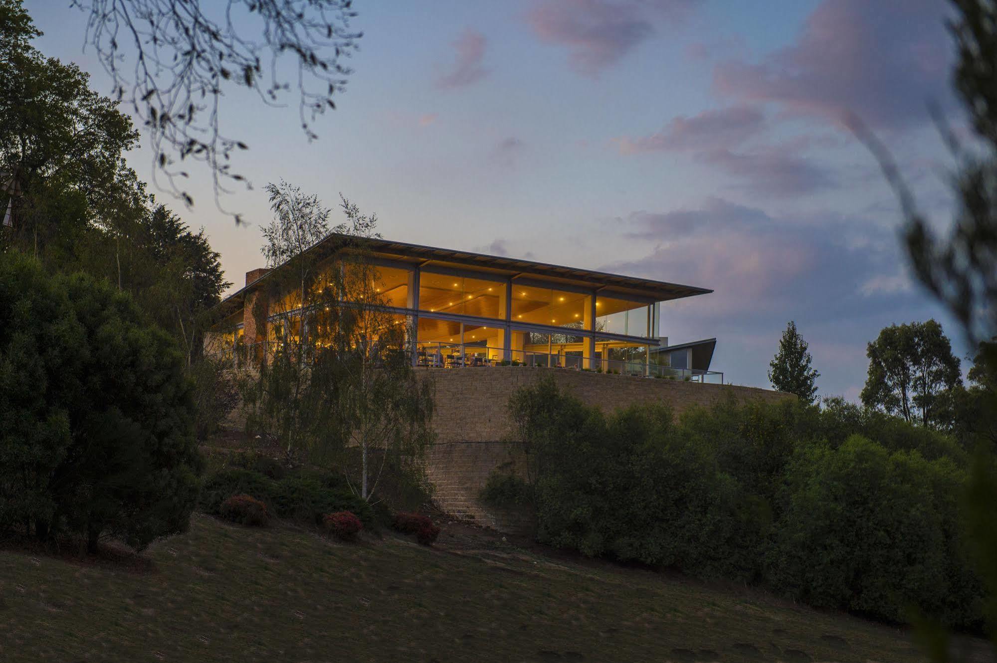 Macedon Ranges Hotel & Spa Экстерьер фото
