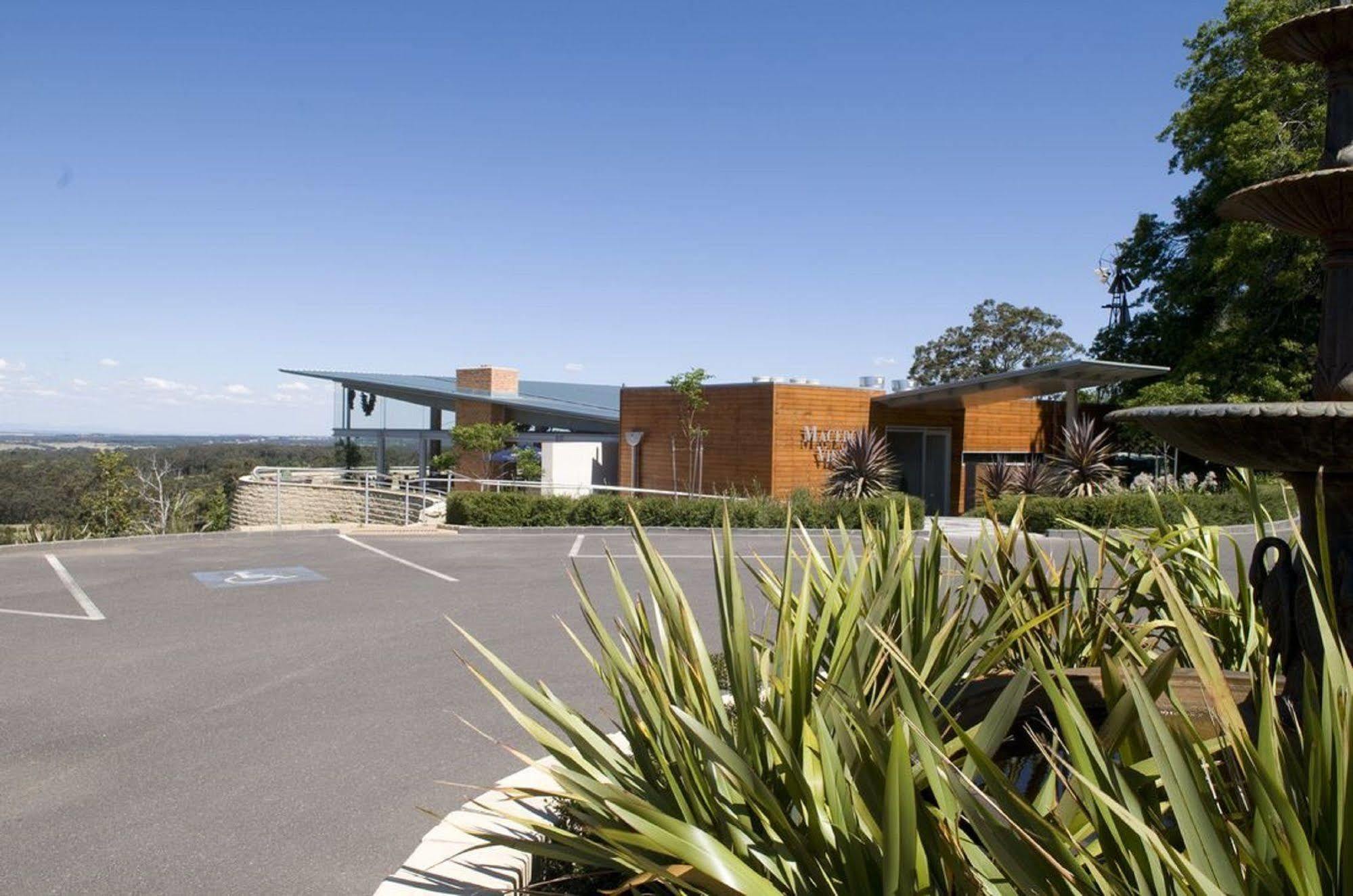 Macedon Ranges Hotel & Spa Экстерьер фото