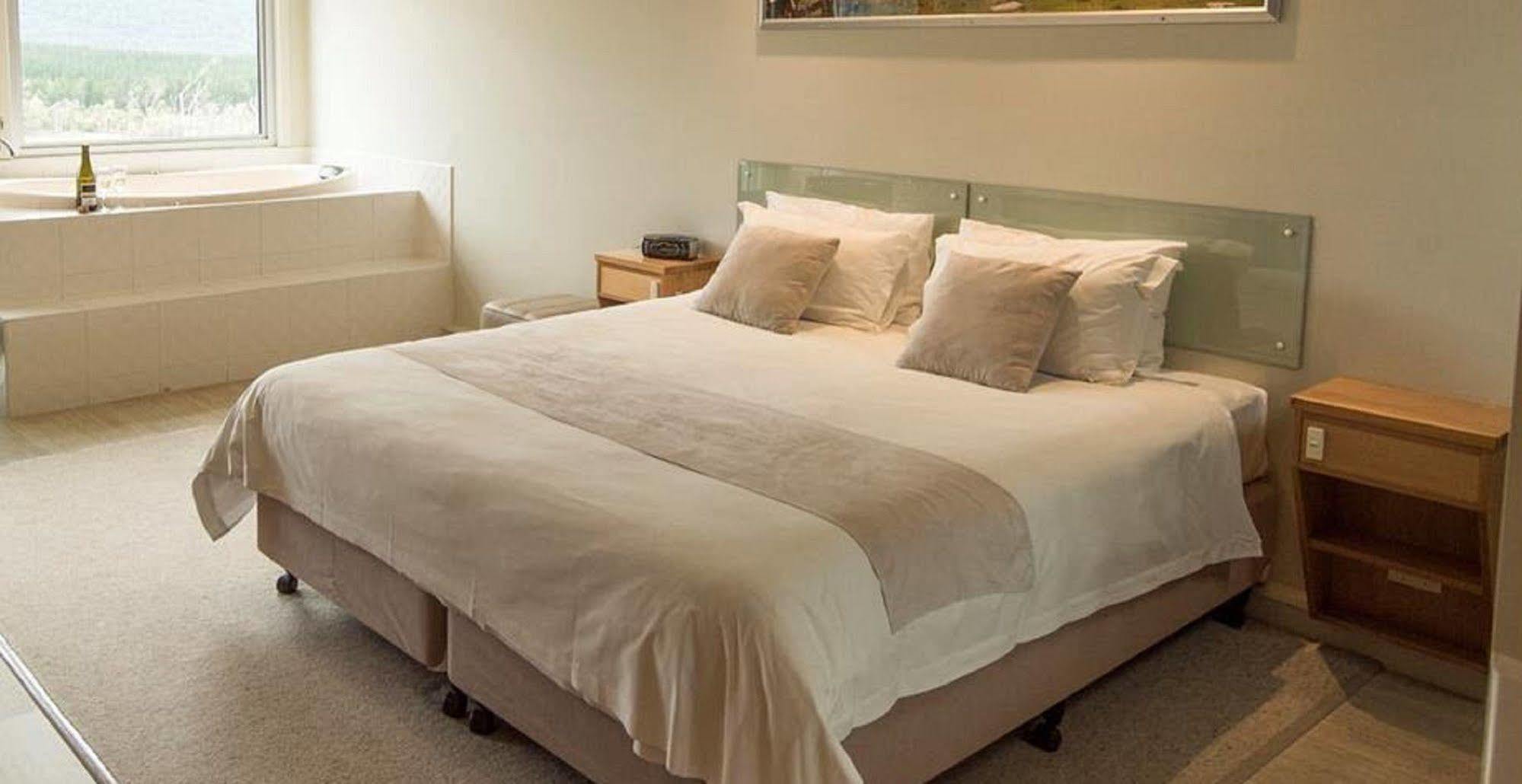 Macedon Ranges Hotel & Spa Экстерьер фото